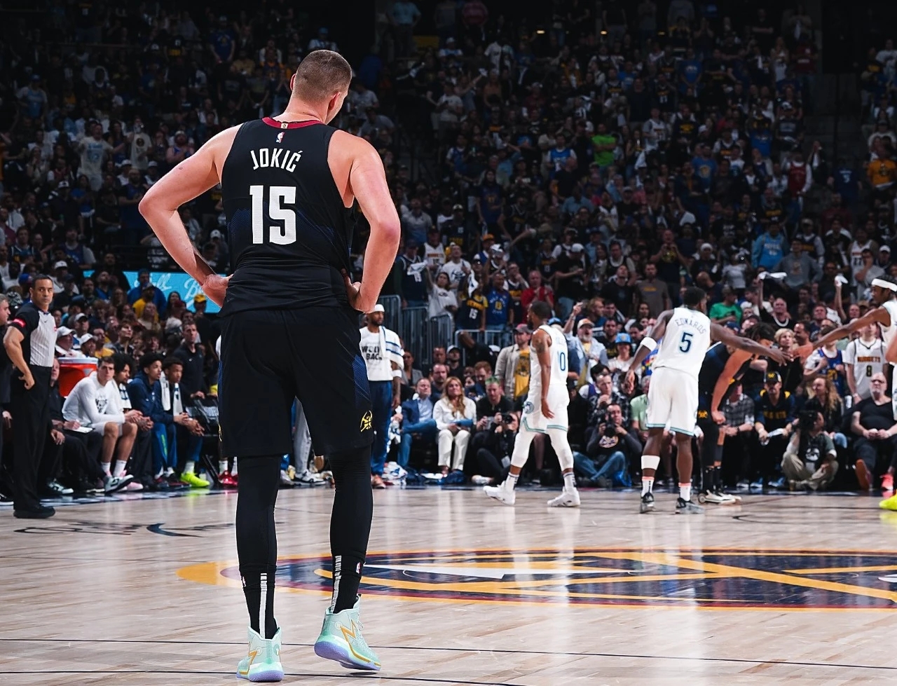 清晨突围战来临；明尼苏达森林狼围绕CBA常规赛回应争议；球迷炸锅；球探报告显示潜力的简单介绍